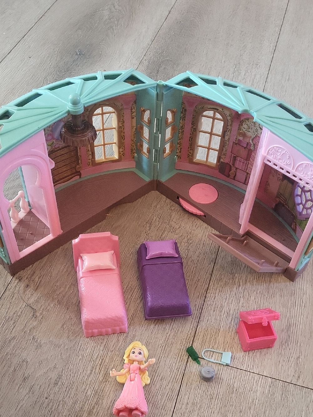 Kids Mini Doll Playset with Pink and Purple Beds l Wicked l Mattel